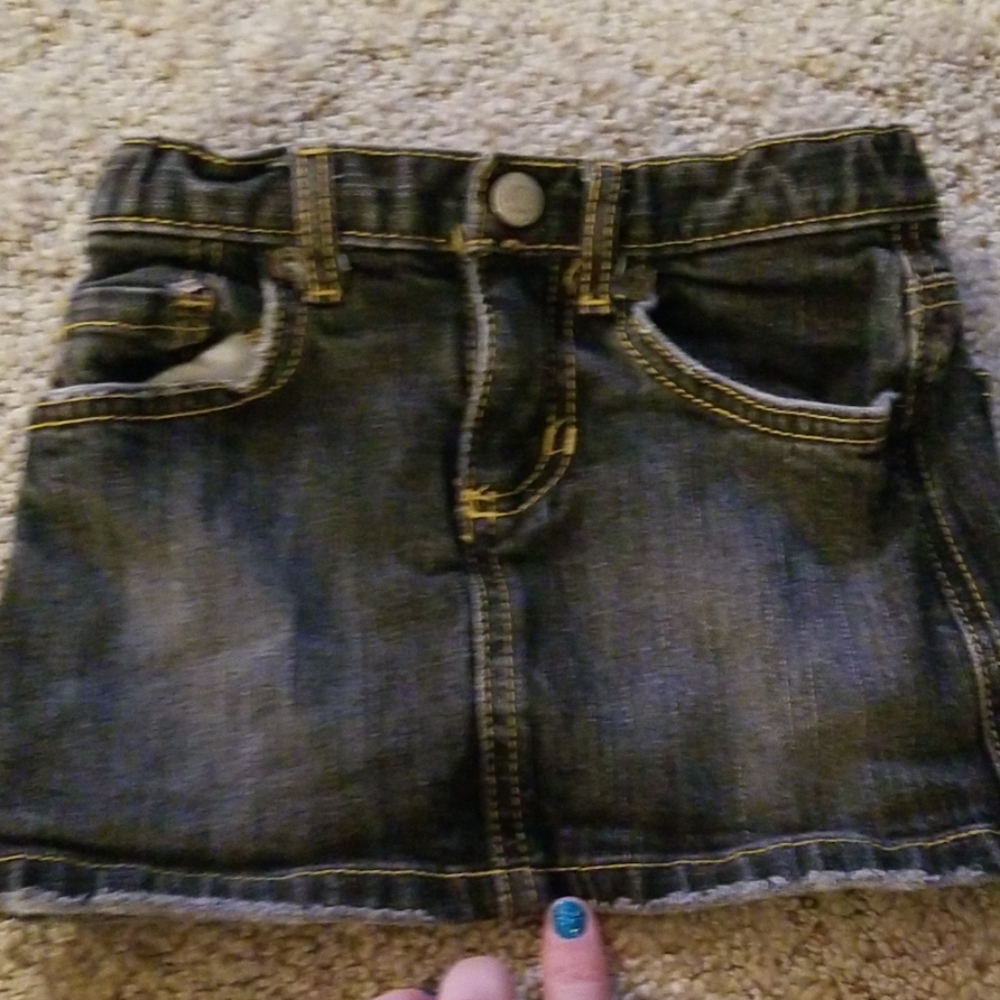 Size 2t girls old navy skirt